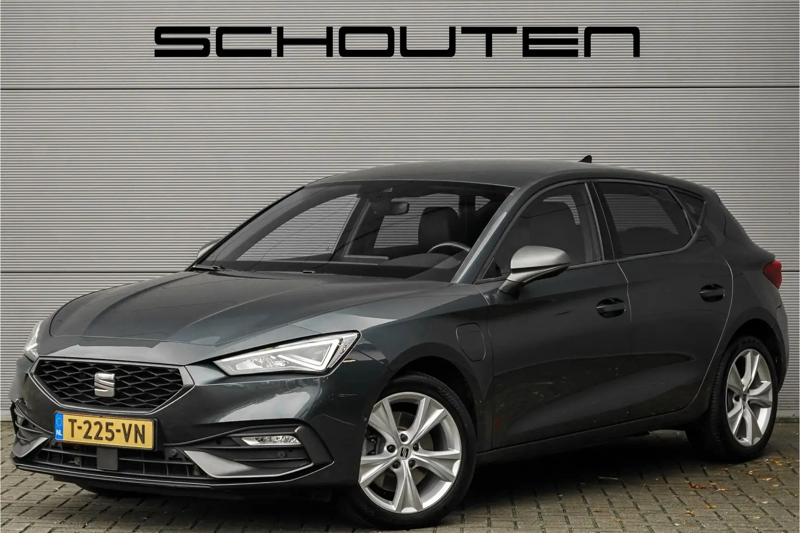 SEAT Leon 1.4 TSI eHybrid PHEV FR Camera Stuurverw Ambientev Grijs - 1