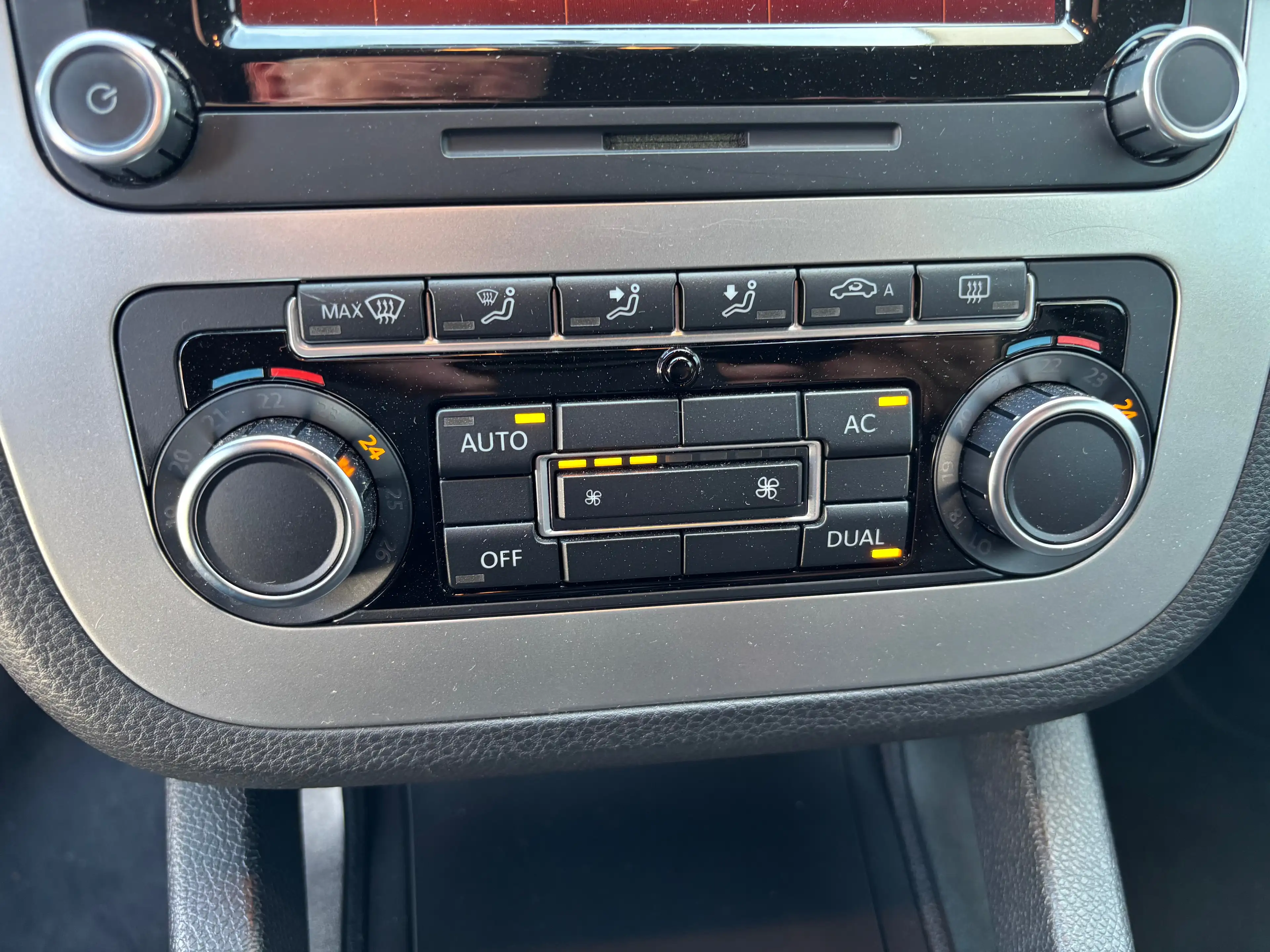Volkswagen Scirocco Scirocco 1.4 TSI NAVI ALU CLIM PDC — photo 11