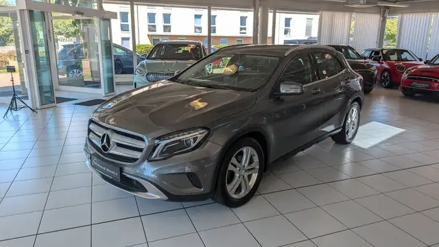 Mercedes-Benz GLA 200 Urban *Leder*Kamera*Bi-Xenon*Navi*SHZ*