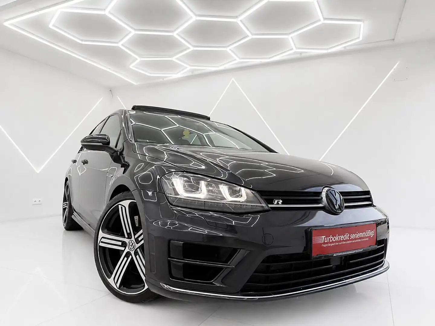 Volkswagen Golf R 2,0 TSI DSG -ORIGINAL ZUSTAND-GEPFLEGT- Schwarz - 2