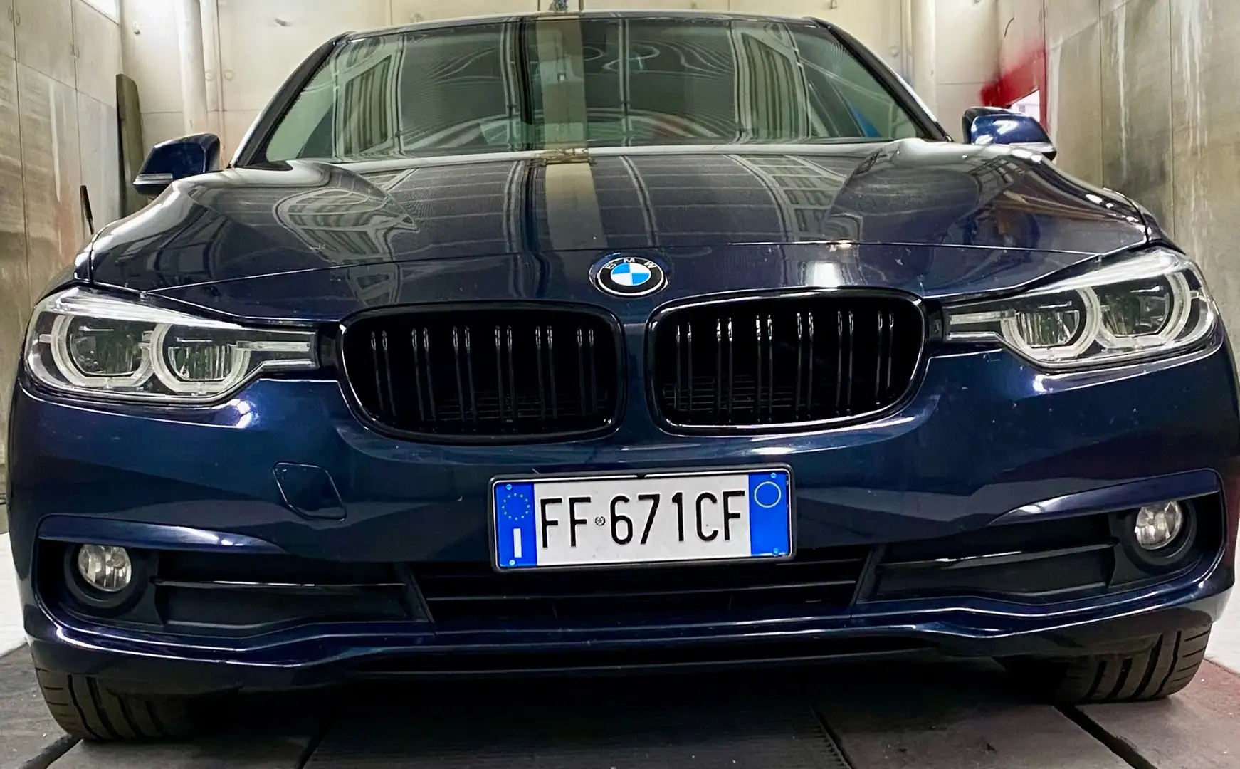 BMW 320 Serie 3 F30 2015 Berlina 320d xdrive Sport auto Blue - 1
