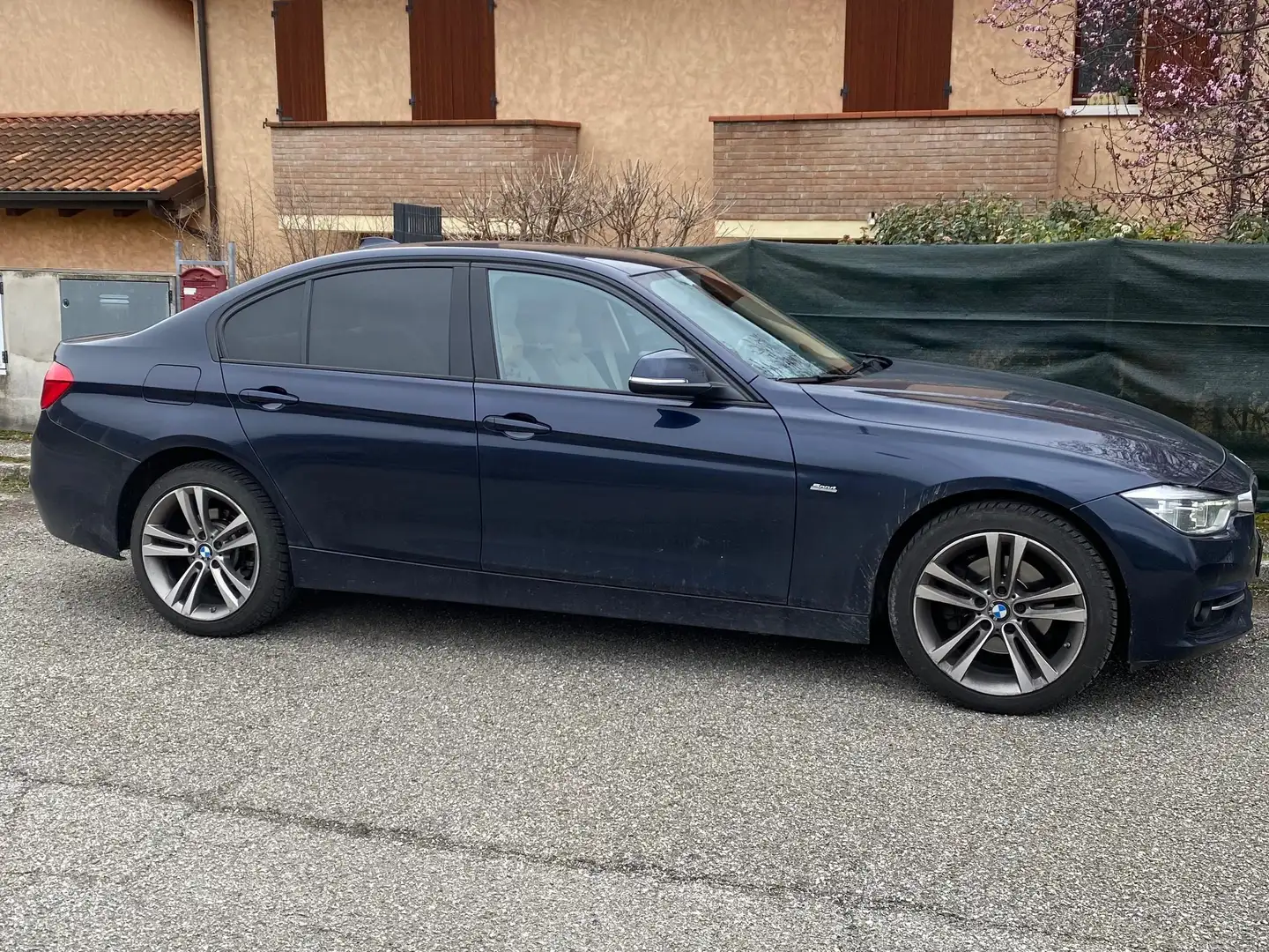 BMW 320 Serie 3 F30 2015 Berlina 320d xdrive Sport auto Blue - 2
