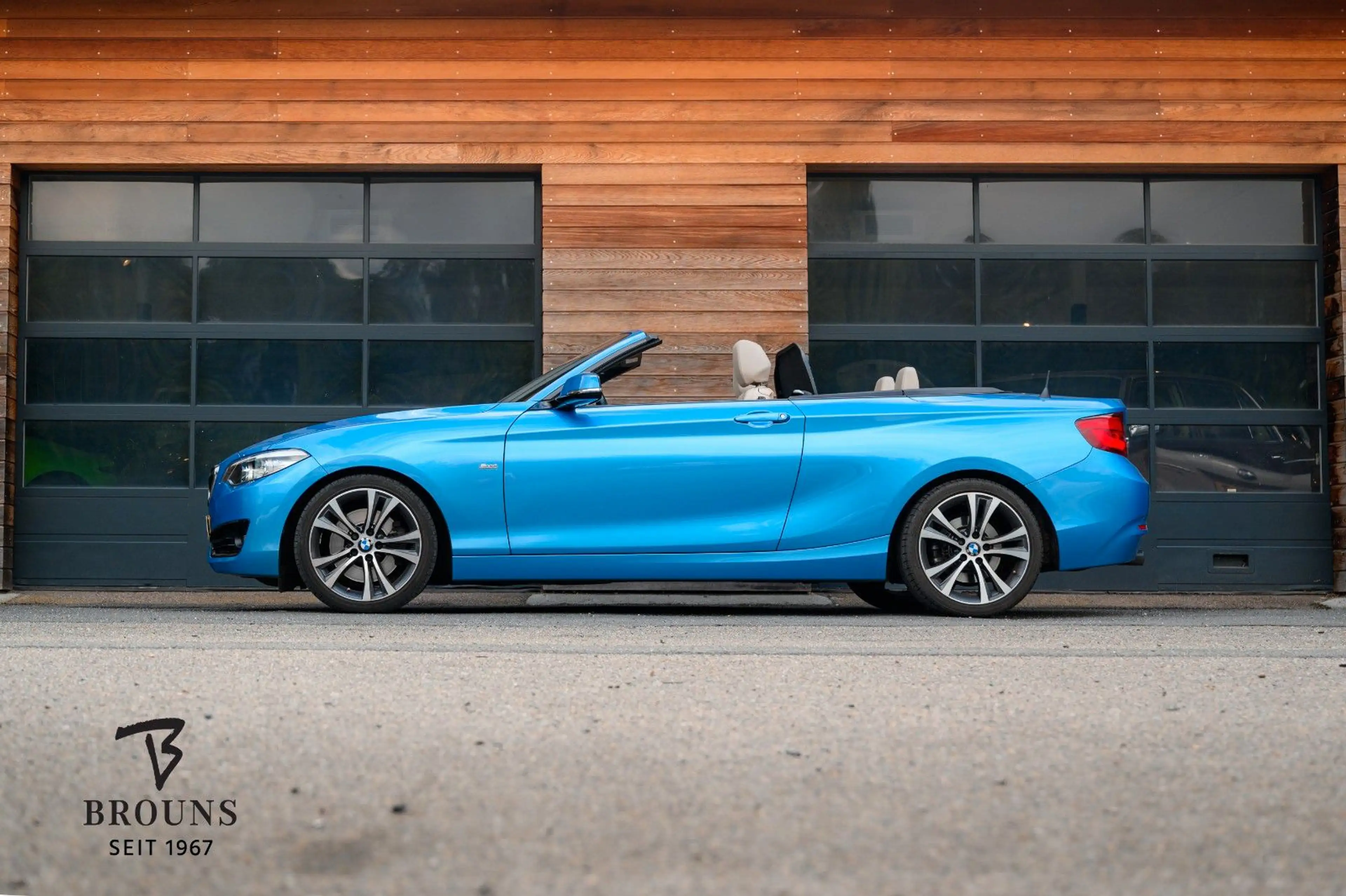 BMW 230 i Cabrio Sport Line 252PS — photo 2