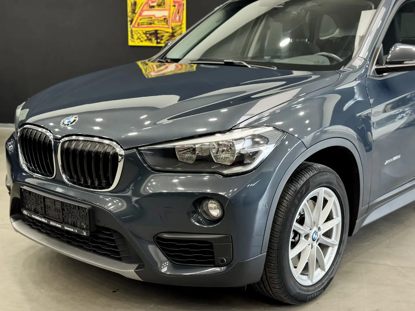 BMW X1 xDrive 20 I Advantage*Automatik*Navi*SitzHz.*Tempo Gris - 2