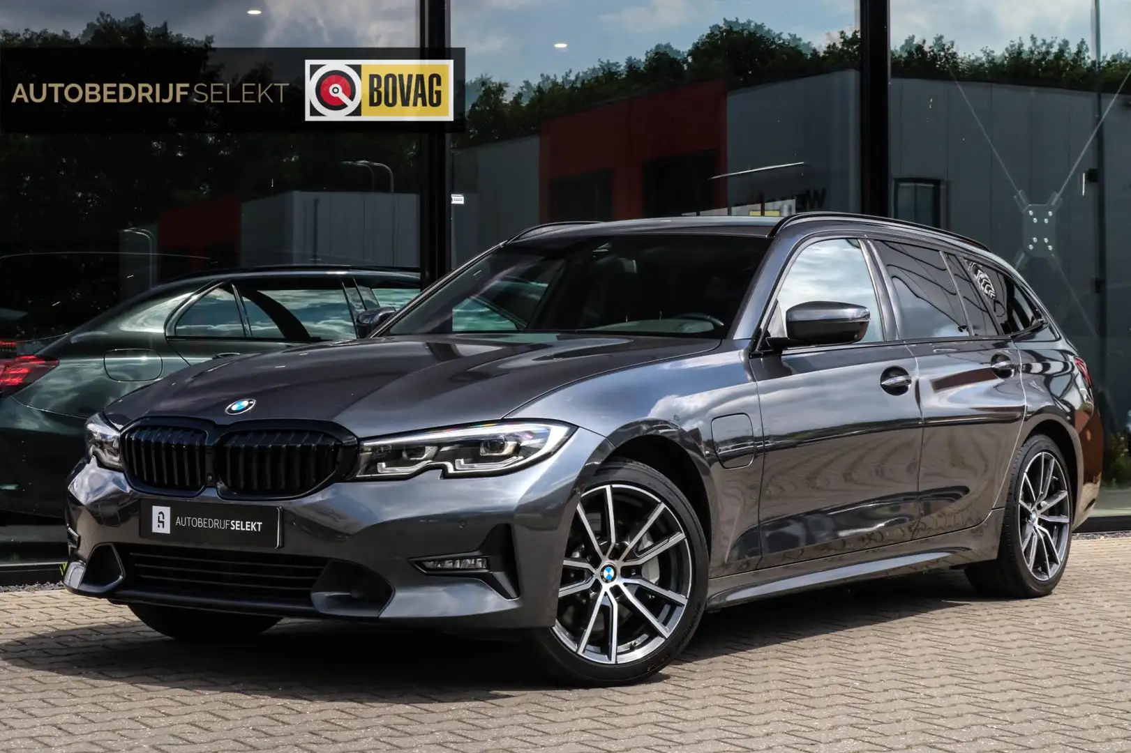 BMW 330 3-serie Touring 330e xDrive - TREKHAAK - 360 CAMER Grijs - 1