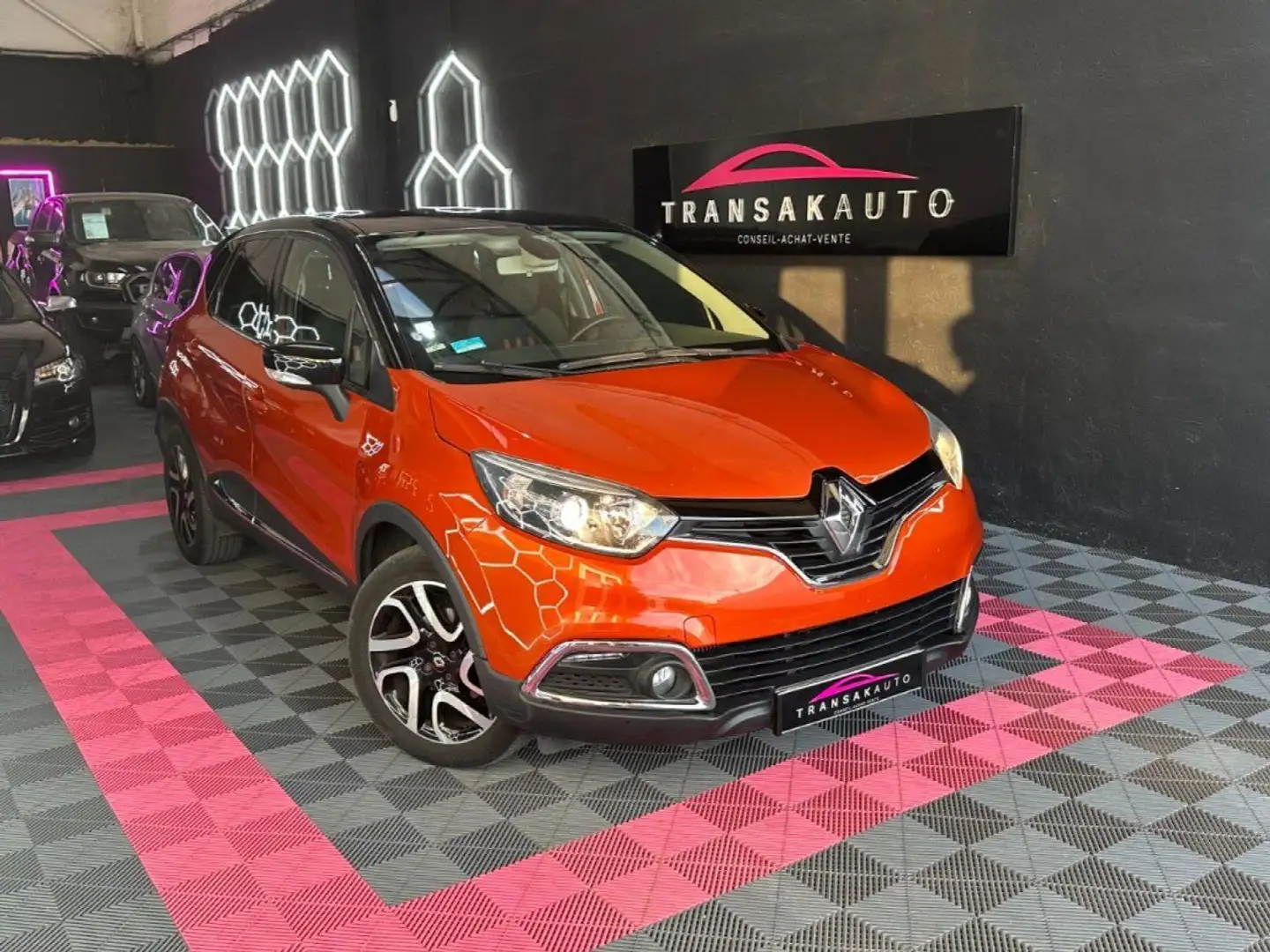 Renault Captur ARIZONA 1.2L TCE 120 ch ~ Climatisation automatique ~ Feux Automatique ~ Écran multimedia ~ GPS ~ Radars AR Or - 1