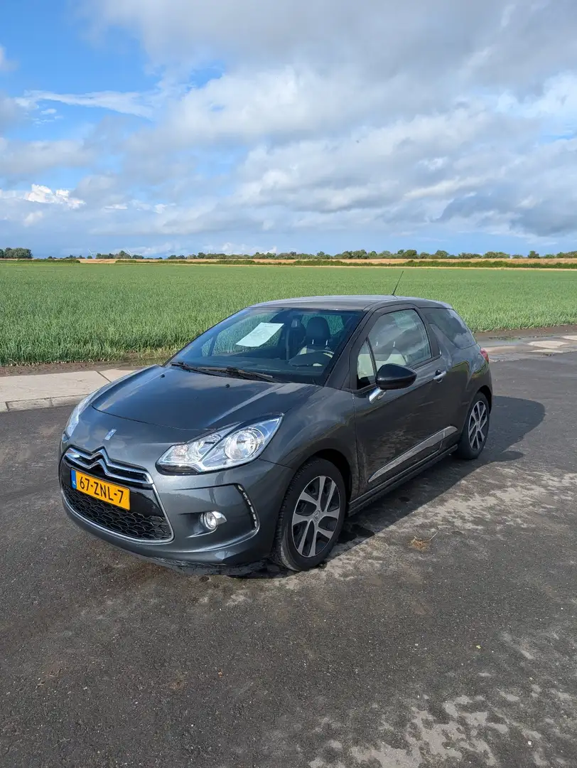 Citroen DS3 1.2 VTi So Chic Grijs - 2