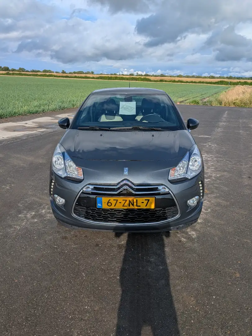 Citroen DS3 1.2 VTi So Chic Grijs - 1
