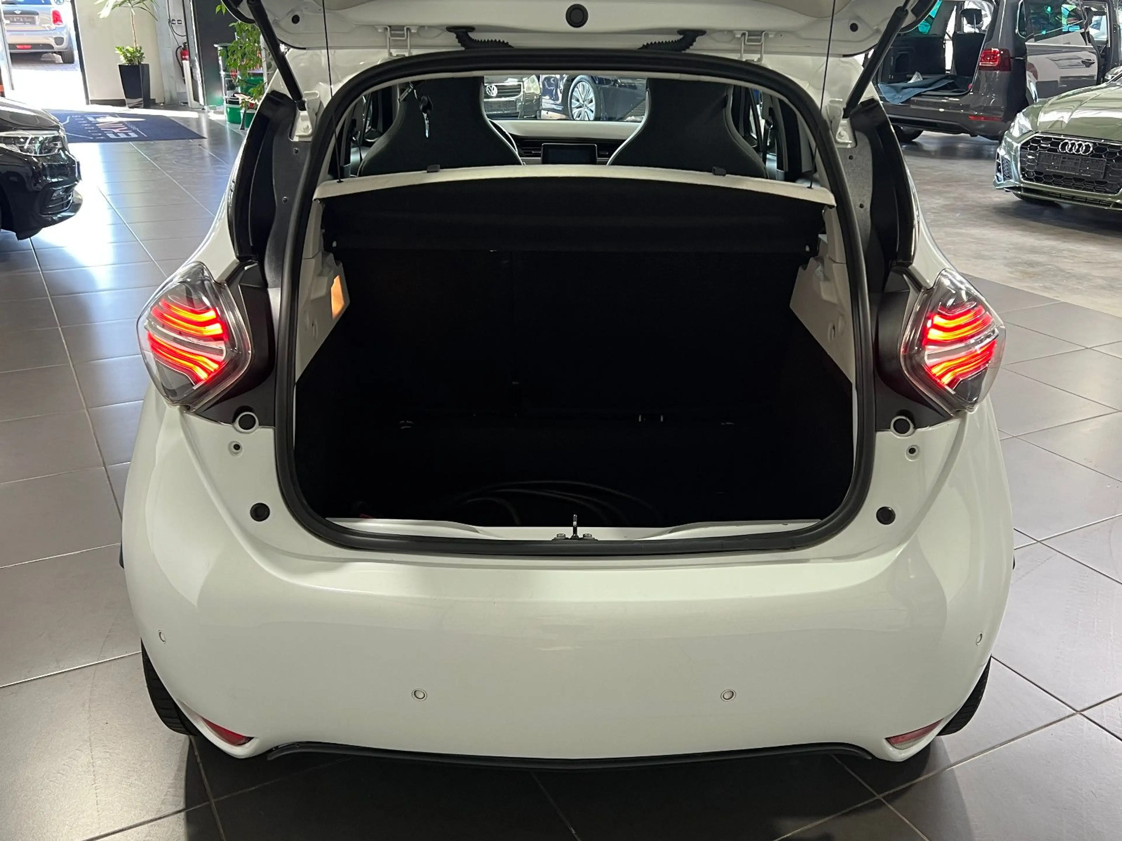 Renault ZOE Automatik **Navi*LED*SHZ*PDC*Tempomat** — photo 11