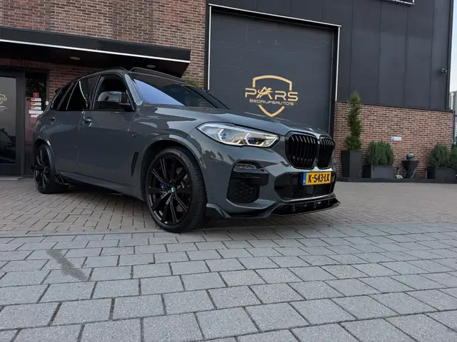 BMW X5 view 8