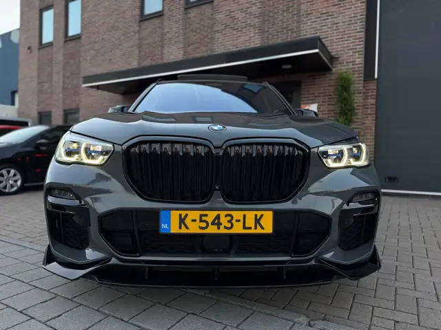 BMW X5 view 13