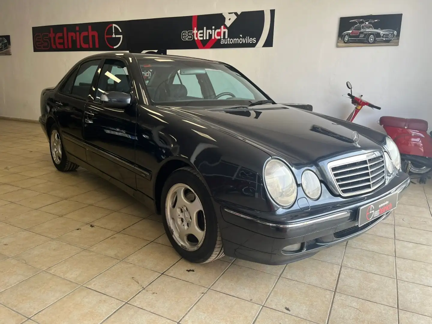 Mercedes-Benz MERCEDES-BENZ Clase E Familiar Automático de 4 P Albastru - 1