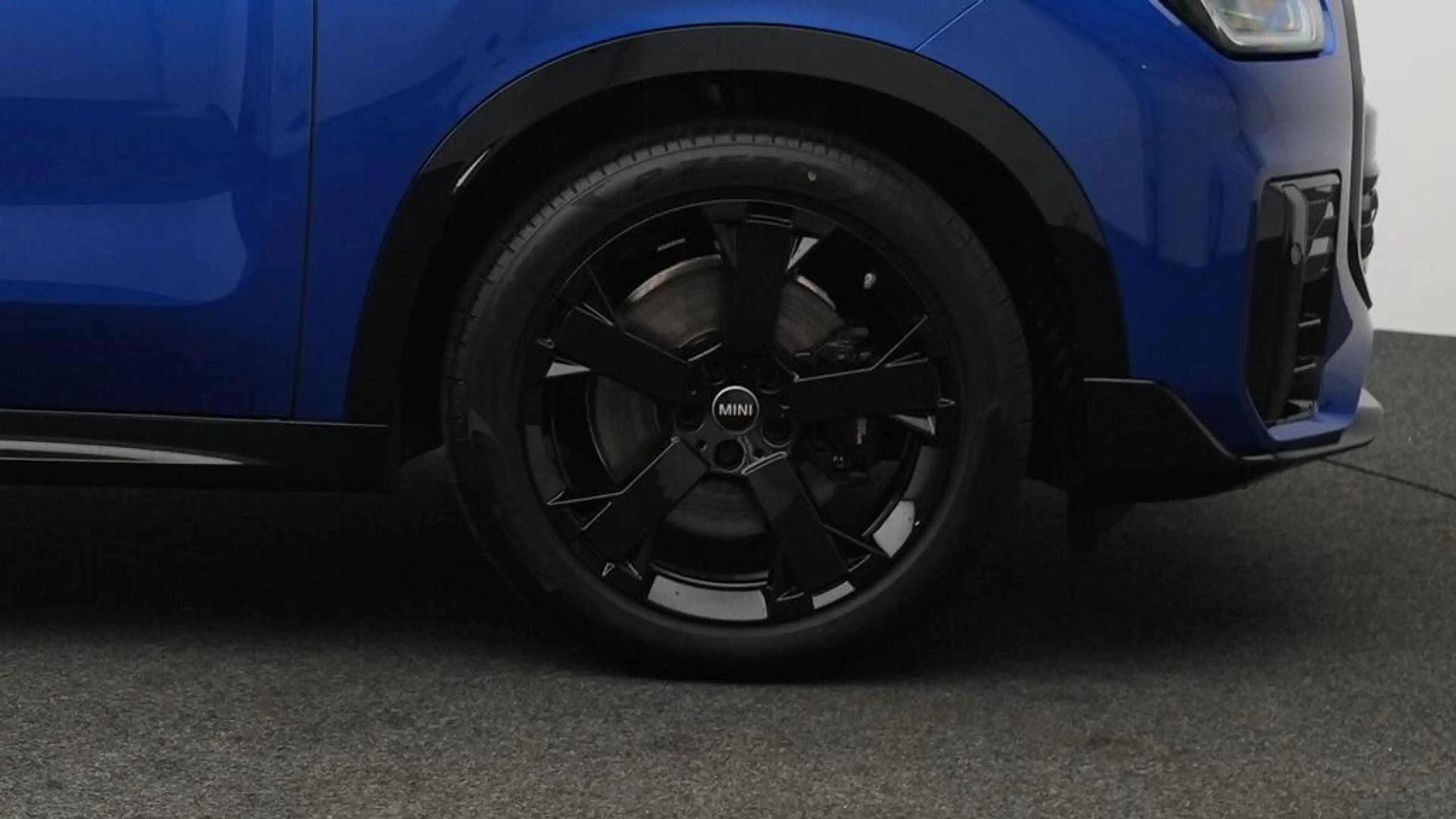 MINI Countryman S All4 John Cooper Works Trim — photo 10