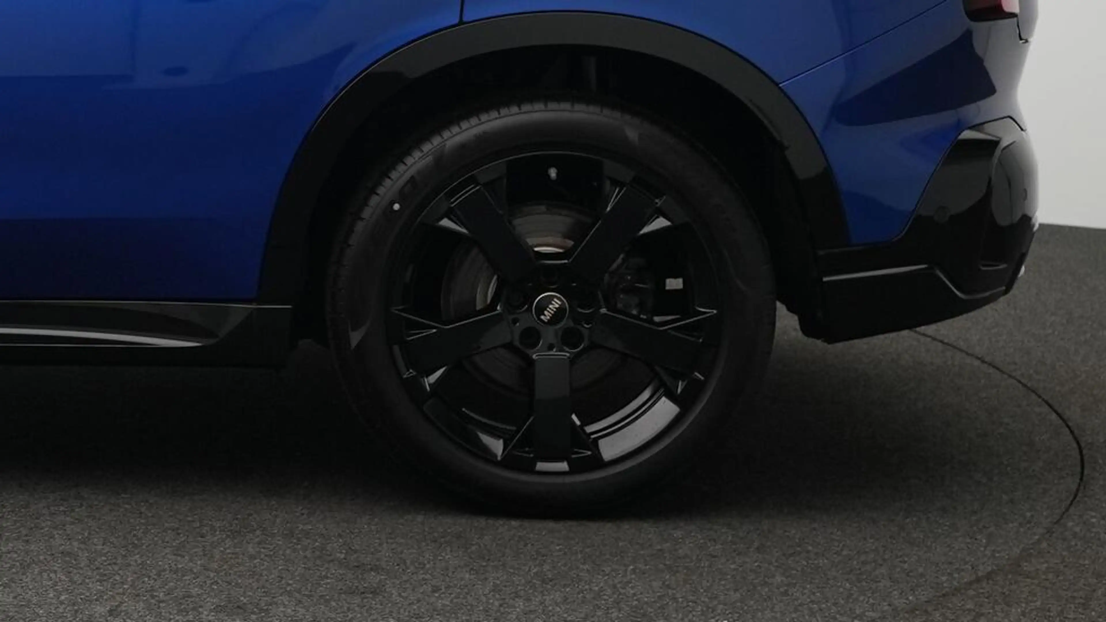 MINI Countryman S All4 John Cooper Works Trim — photo 12