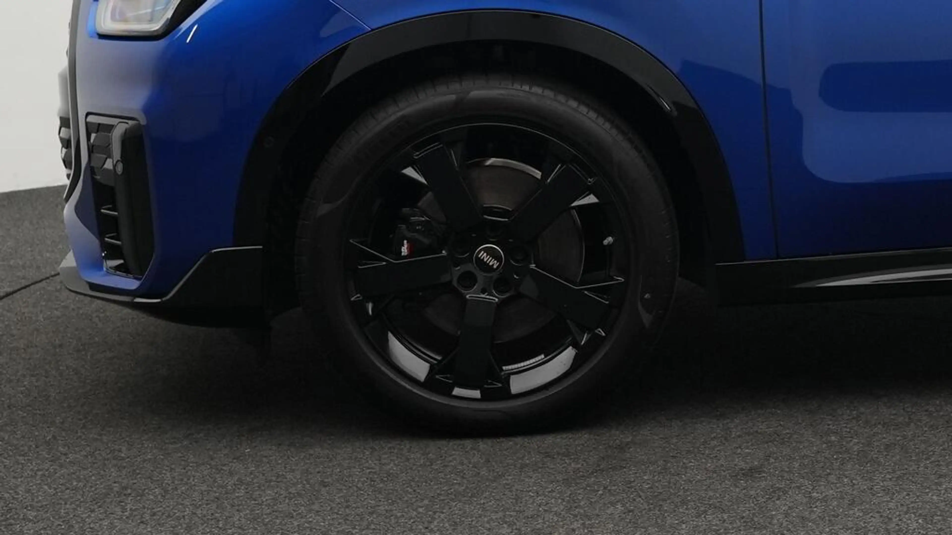 MINI Countryman S All4 John Cooper Works Trim — photo 11