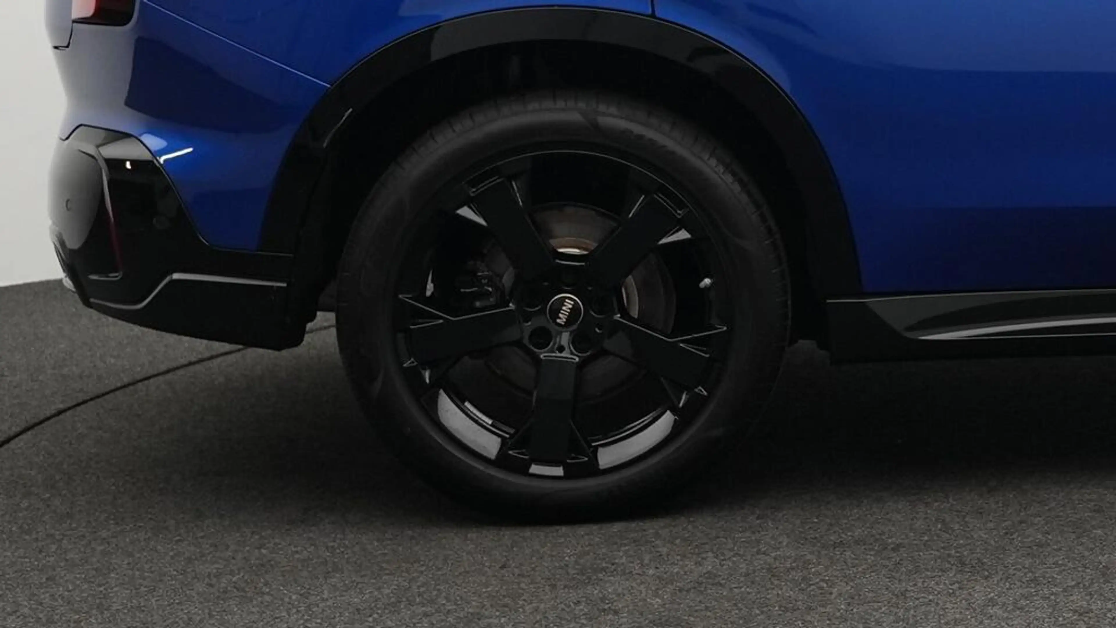 MINI Countryman S All4 John Cooper Works Trim — photo 13