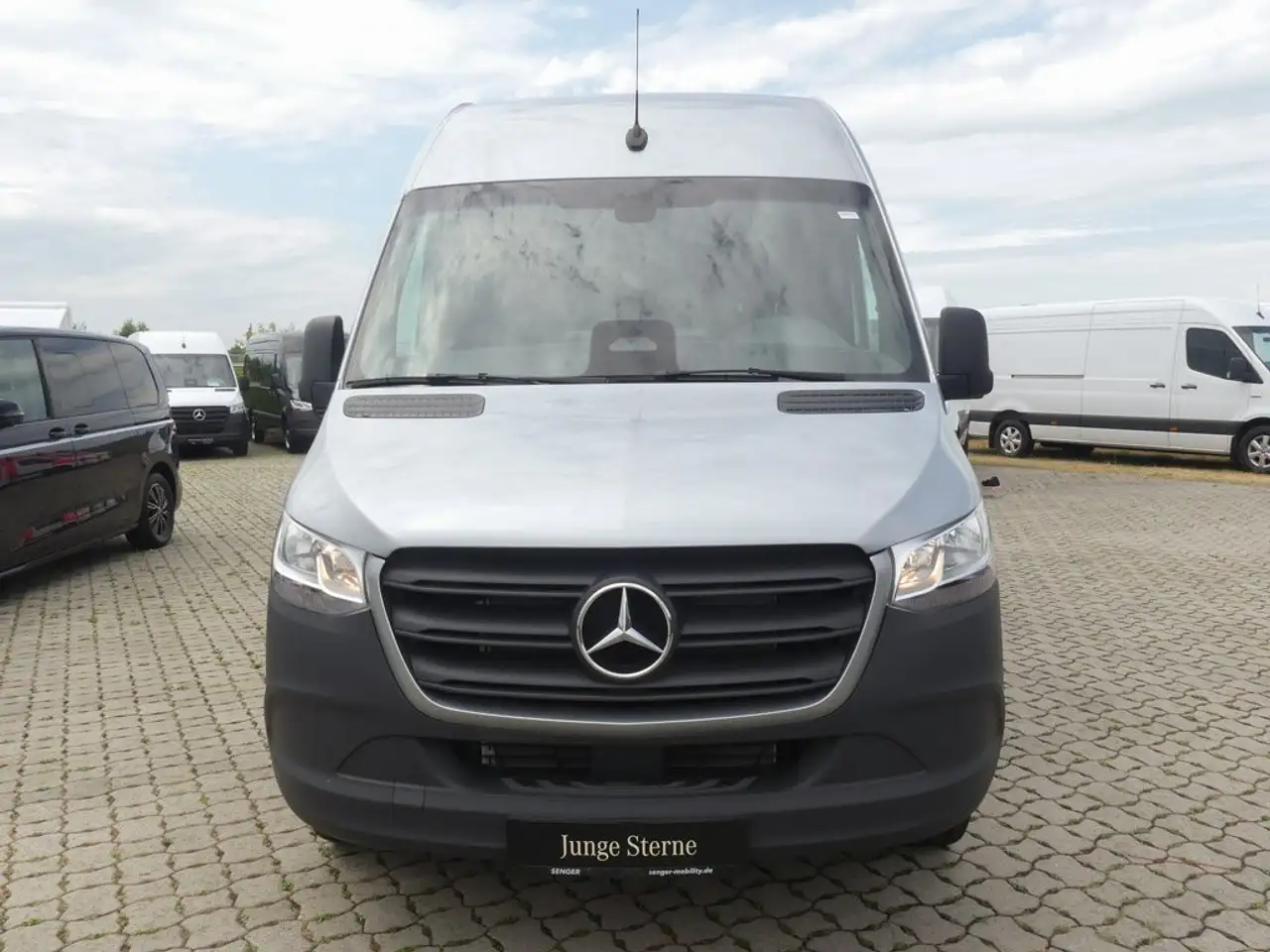 Mercedes-Benz Model not specified 2026