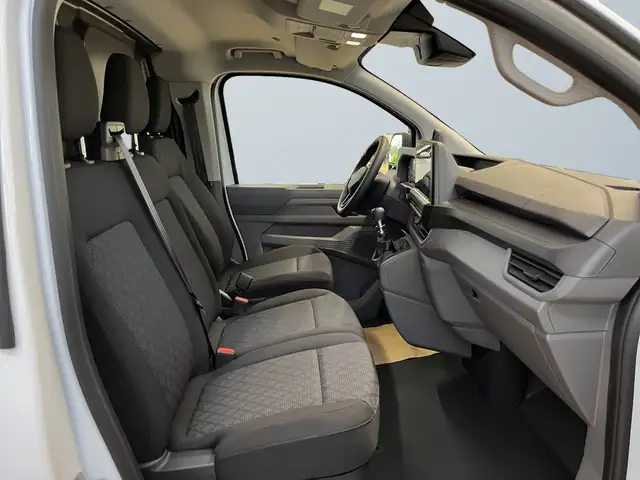 Volkswagen Transporter view 10