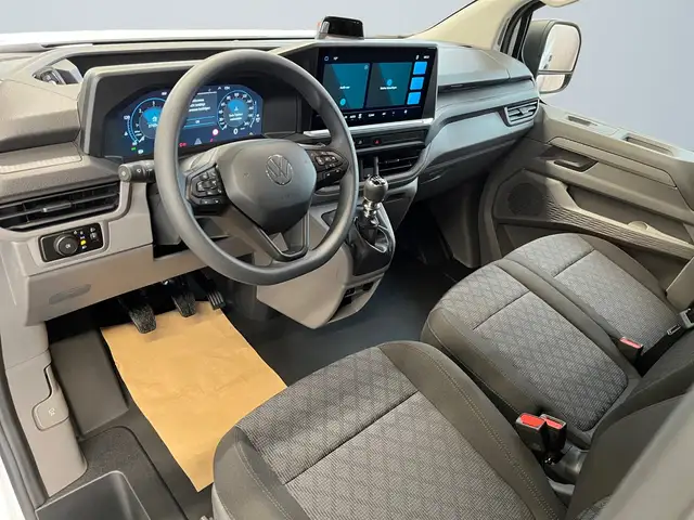 Volkswagen Transporter view 8