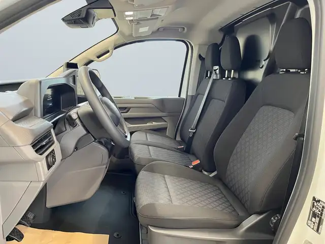 Volkswagen Transporter view 7