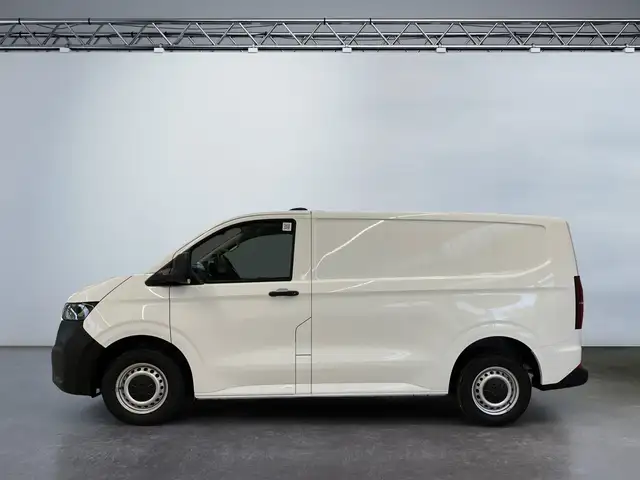 Volkswagen Transporter view 3