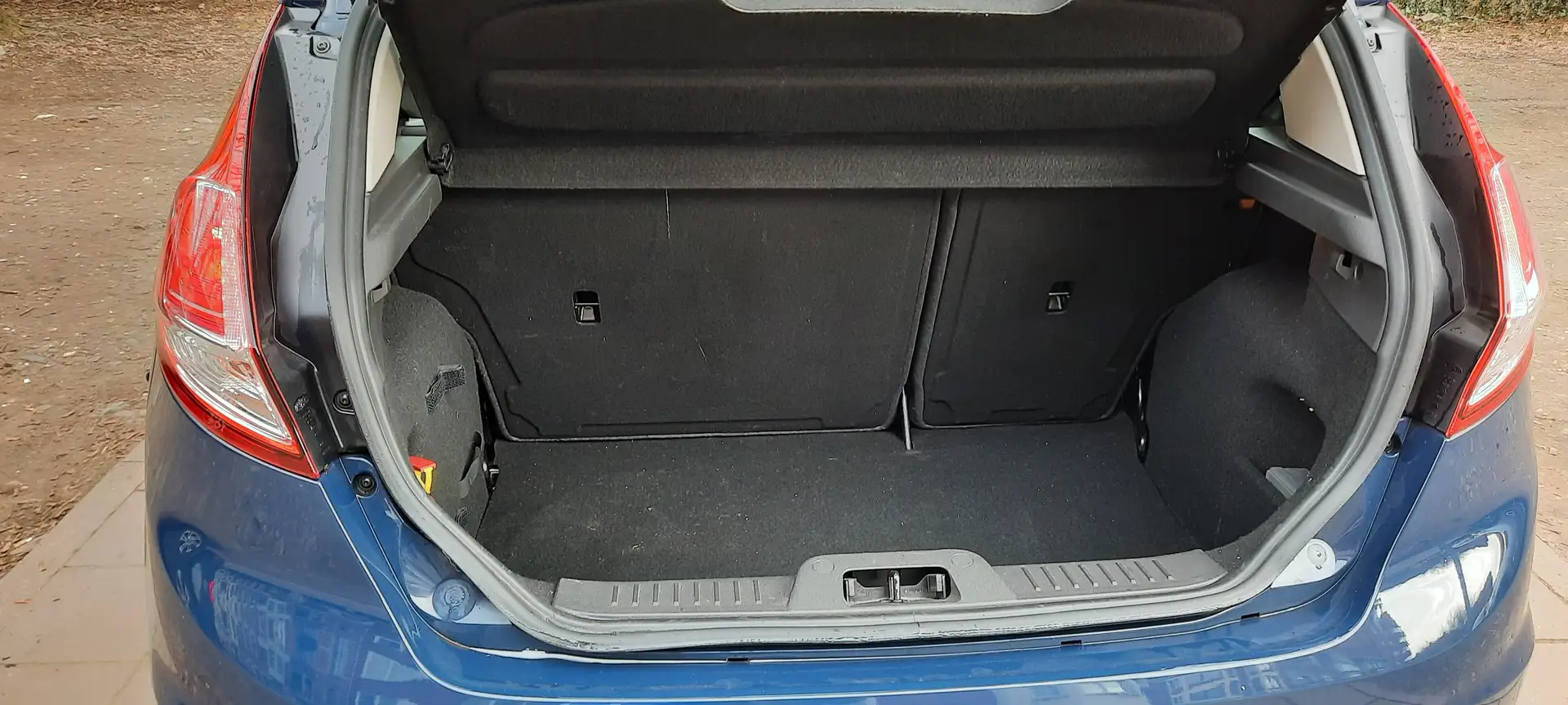 Ford Fiesta 1.25i Ambiente - 2