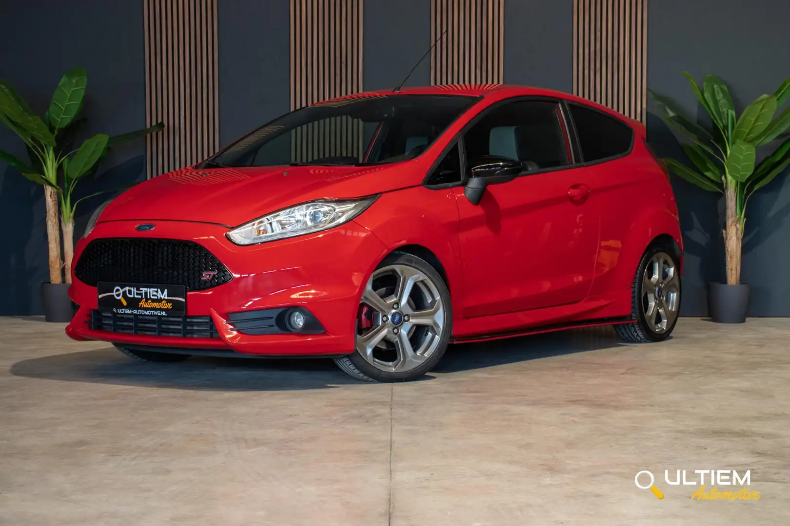 Ford Fiesta 1.6 ST2 182 pk | CRUISE*NAVI*MAXTON Rood - 1