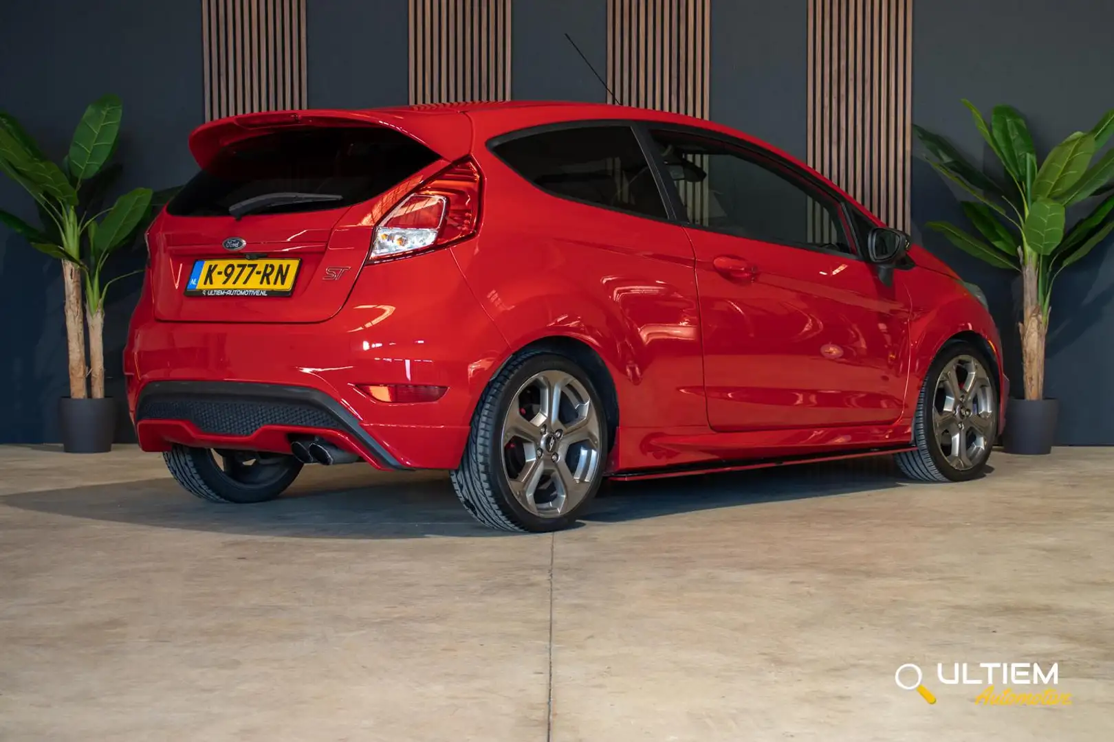 Ford Fiesta 1.6 ST2 182 pk | CRUISE*NAVI*MAXTON Rood - 2