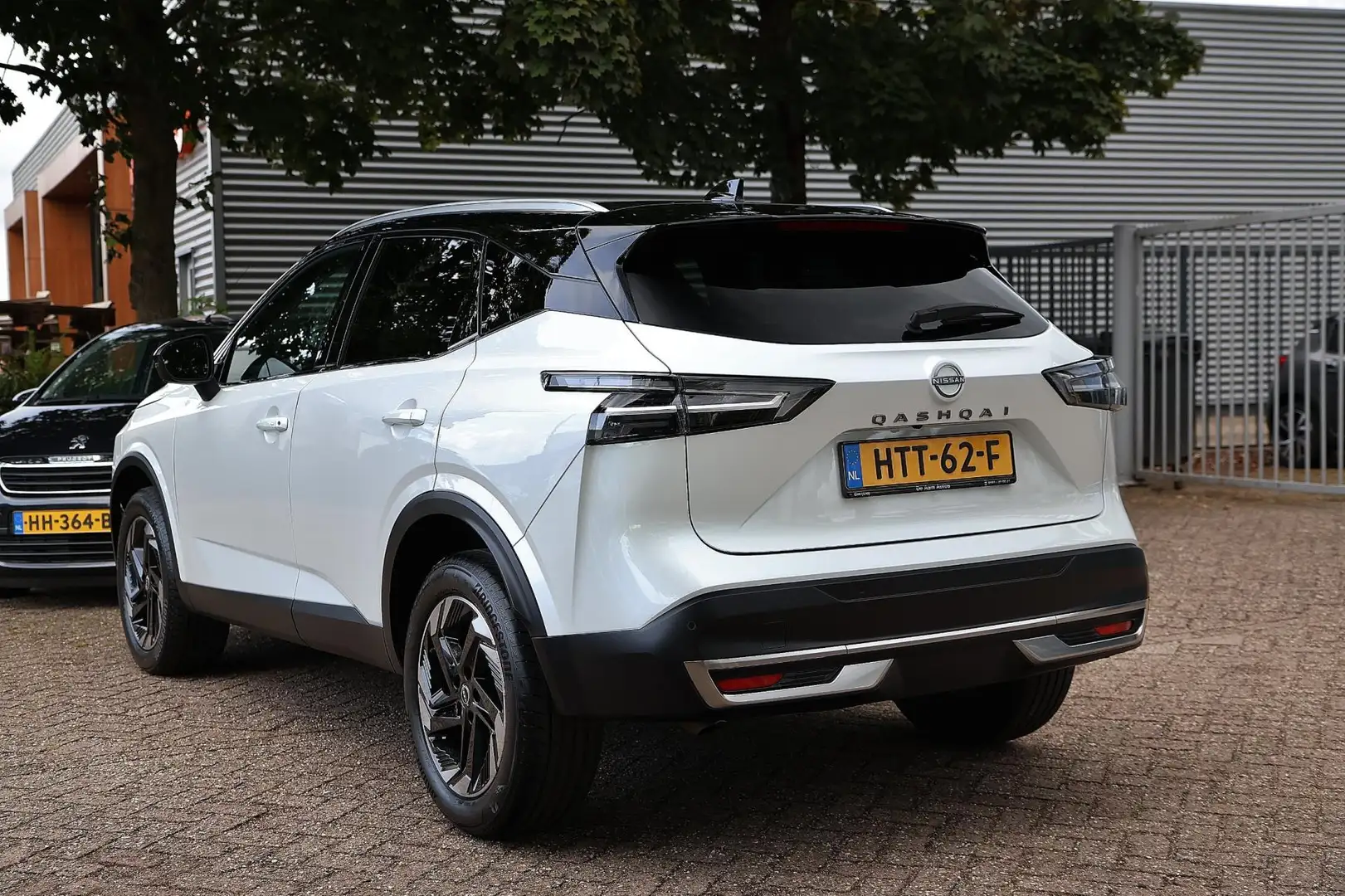 Nissan Qashqai 1.3 MHEV Xtronic Twotone Facelift Connecta Camera Wit - 2
