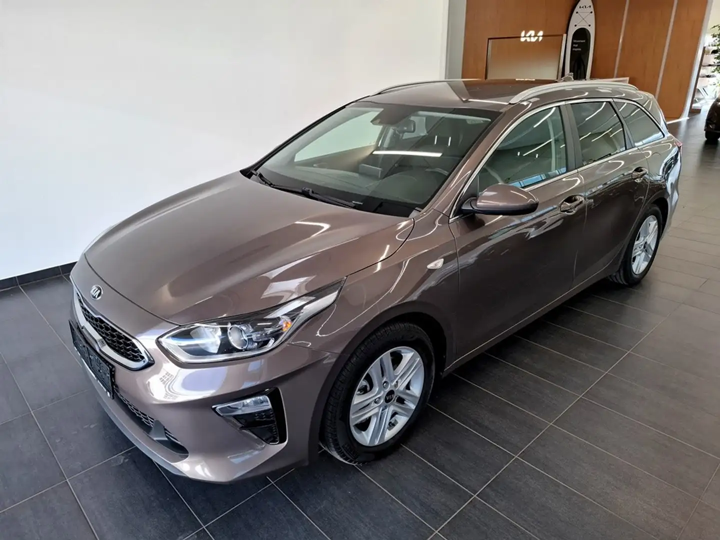Kia Ceed SW / cee'd SW ceed SW 1,6 CRDi SCR ISG Silber Bruin - 1