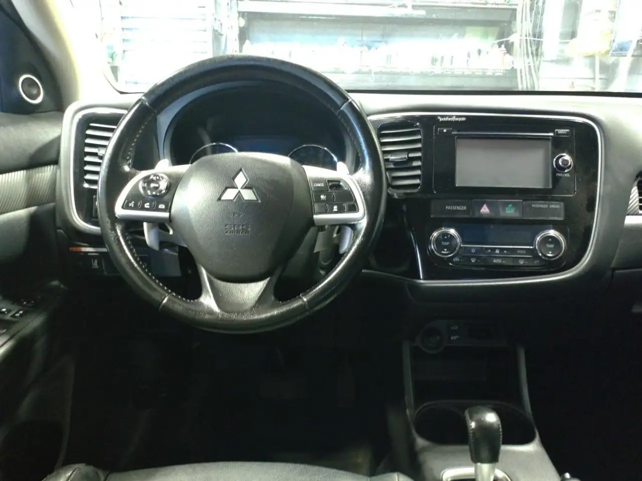 Mitsubishi Outlander снимка Mitsubishi Outlander