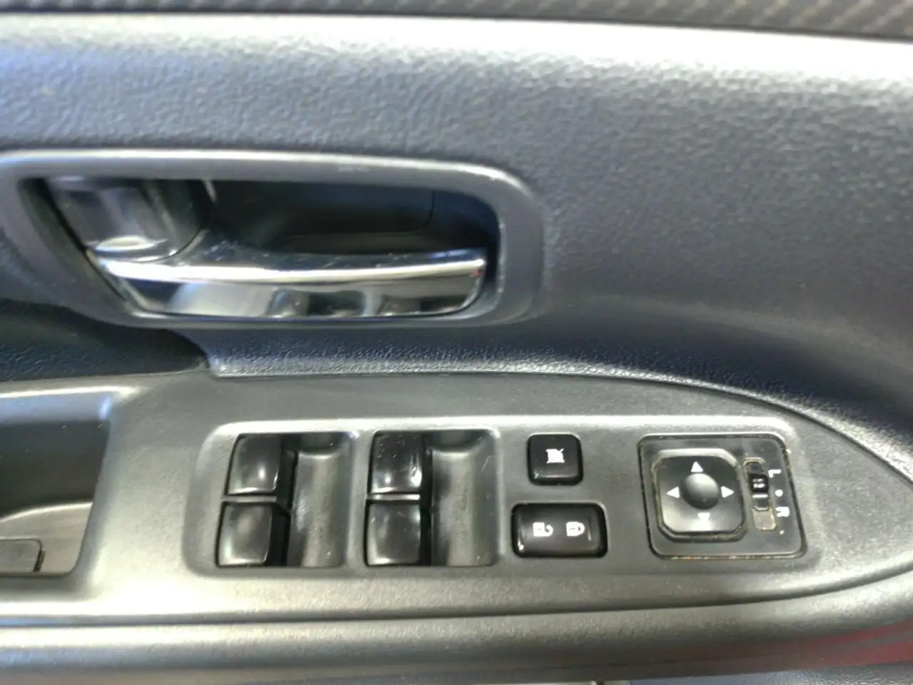 Mitsubishi Outlander снимка Mitsubishi Outlander