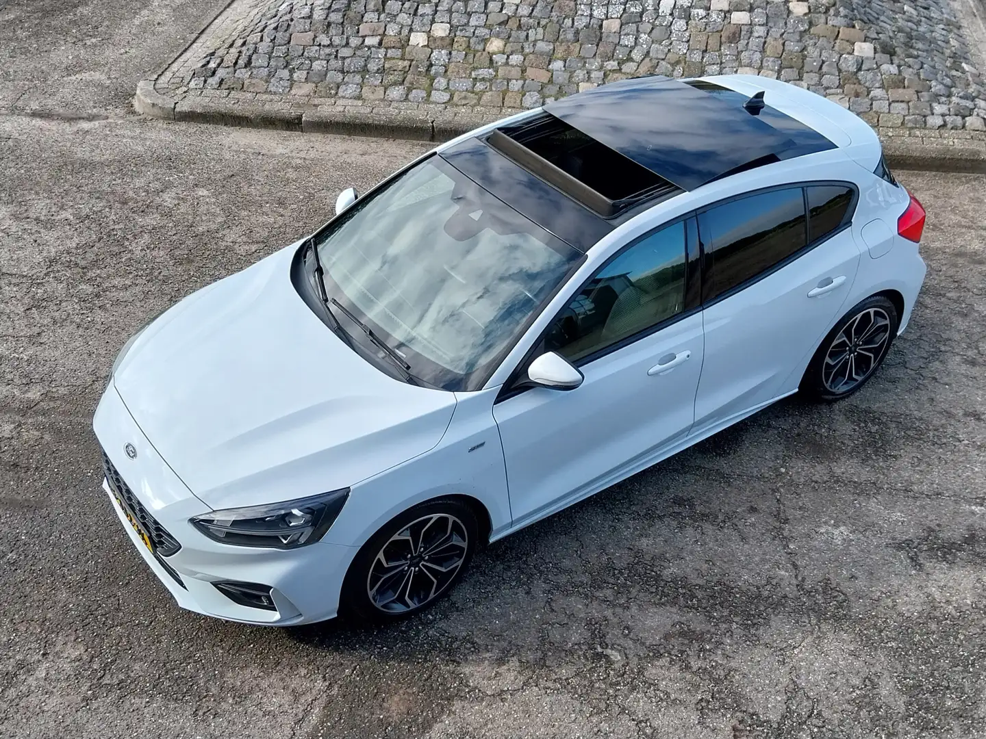 Ford Focus 1.0 EcoBoost ST Line PANO DAK ADAPT CRUISE HUD CAM Blanc - 2