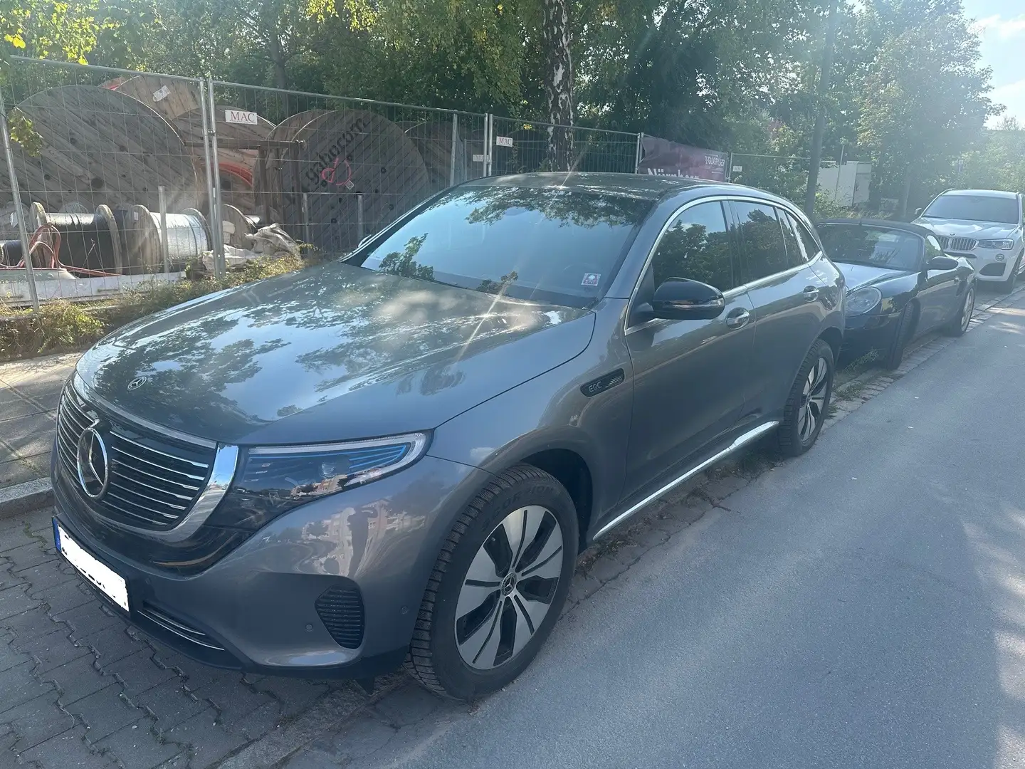 Mercedes-Benz EQC 400 EQC 400 4Matic Grau - 2