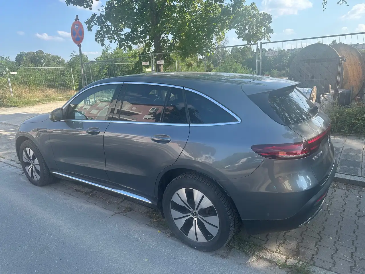Mercedes-Benz EQC 400