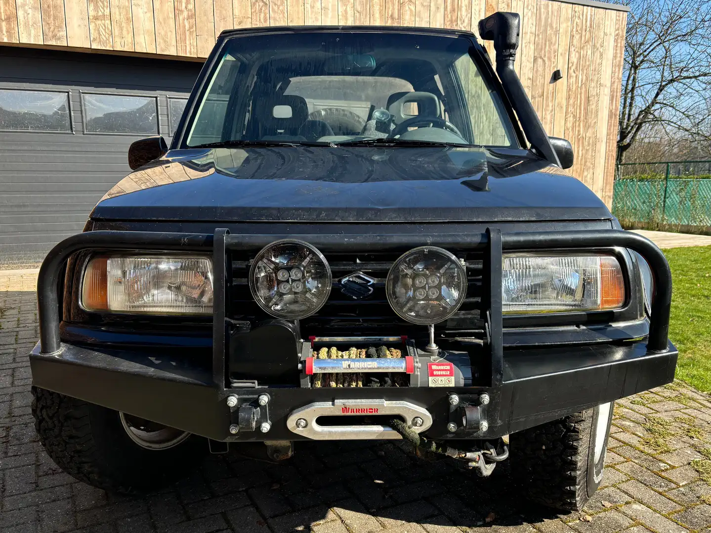 Suzuki Vitara 1.6 cabrio Benzine 4x4 Negru - 2