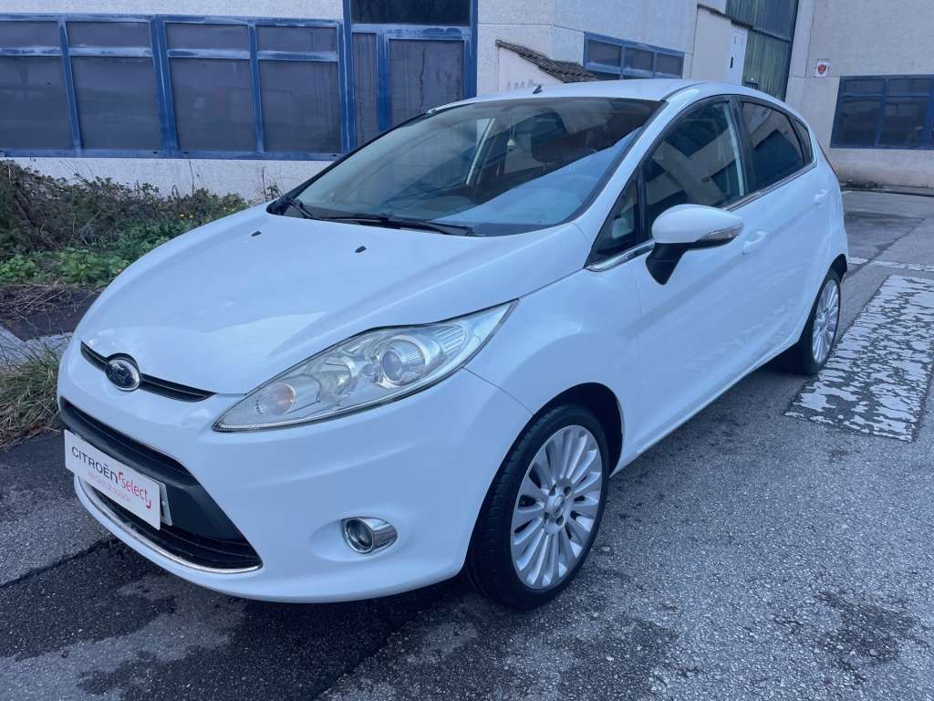 Ford Fiesta 1.6TDCi Titanium - foto 1