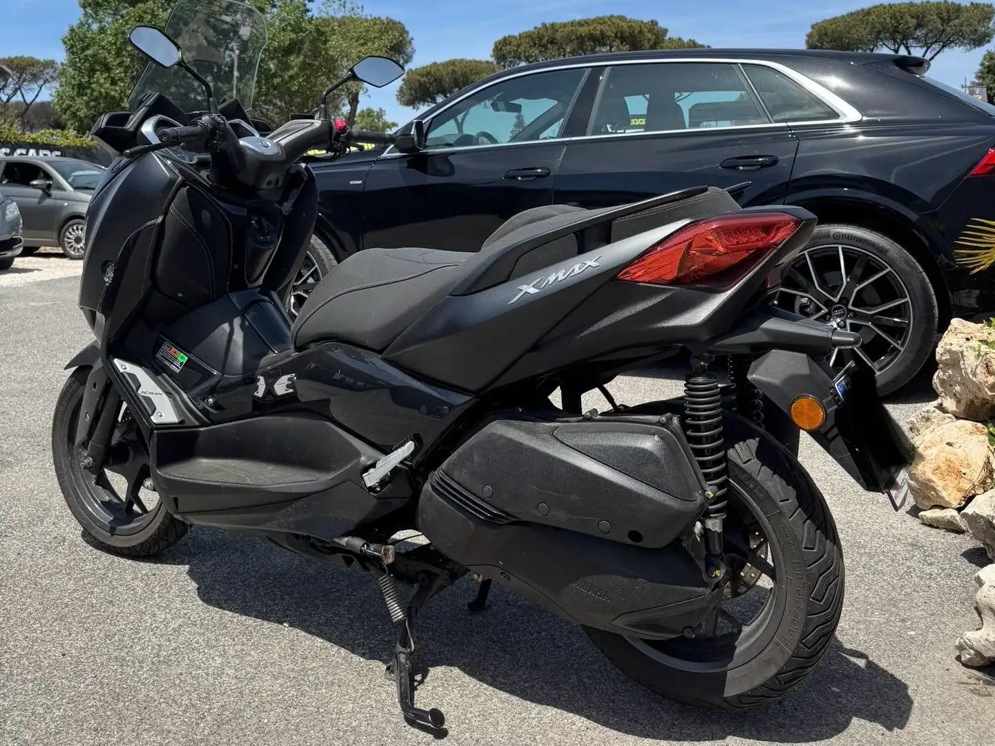 Yamaha X-Max 300 sh13 a 03 Fekete - 2