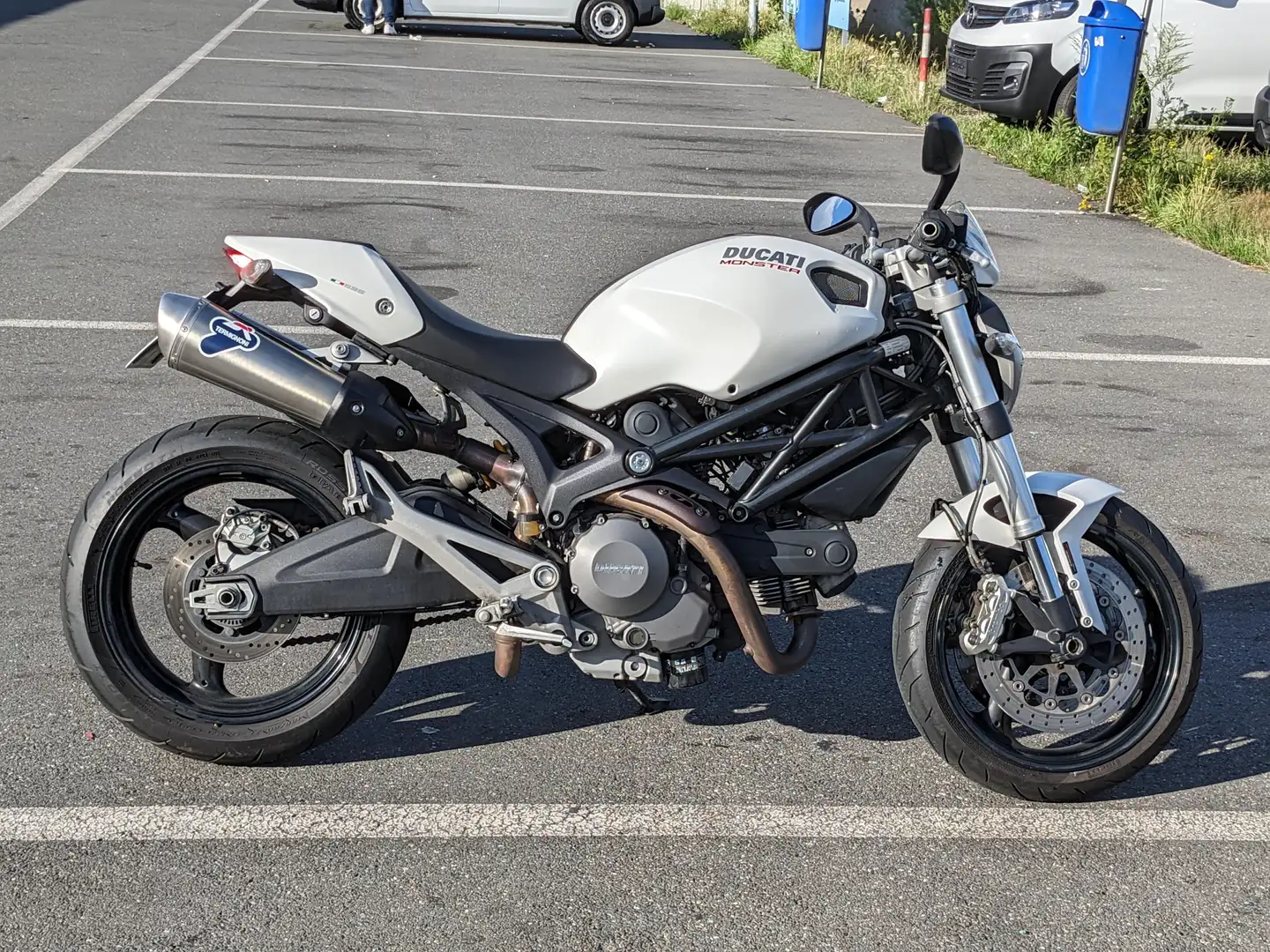 Ducati Monster 696 Wit - 2