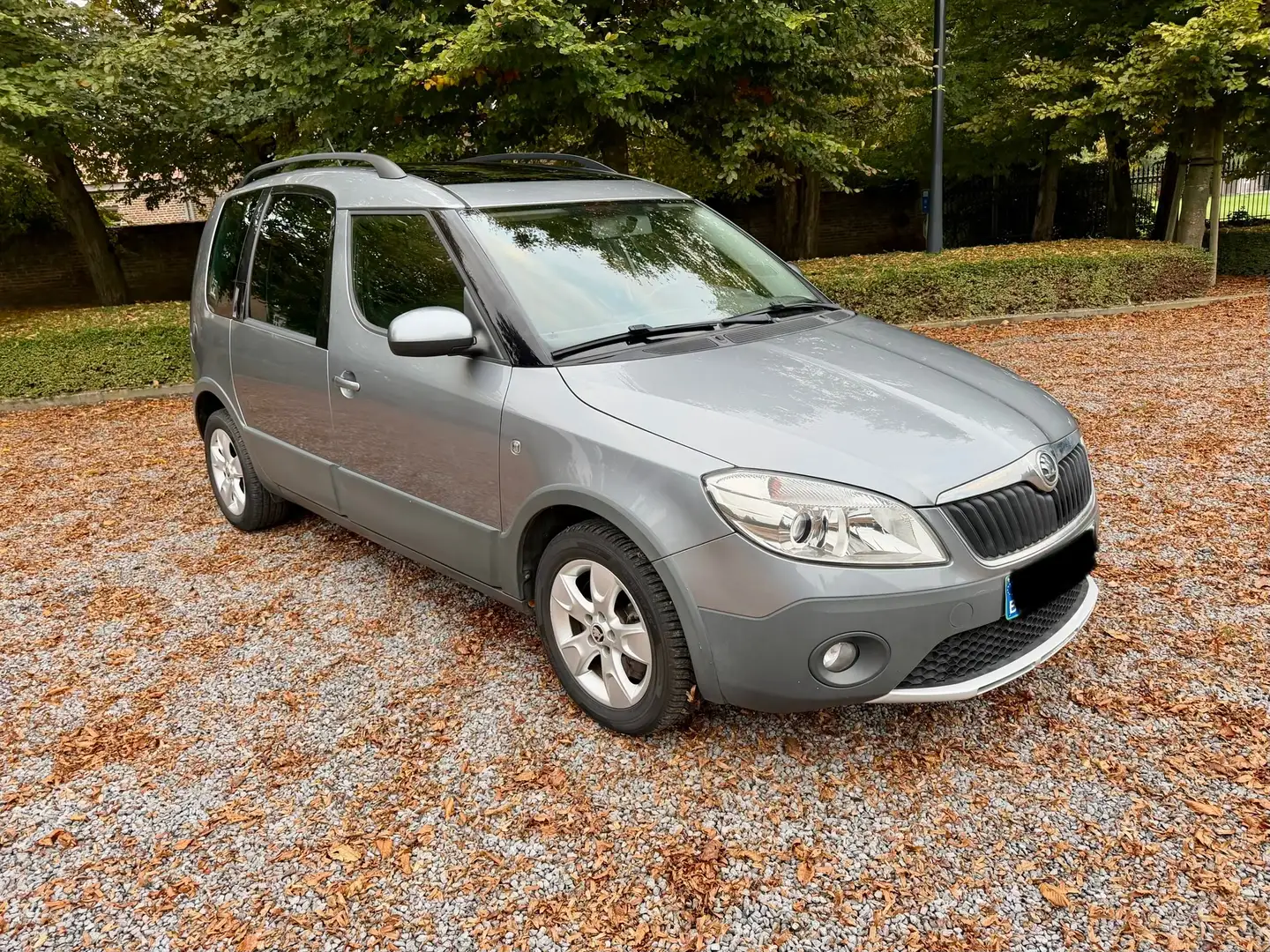 Skoda Roomster 1.2 TSI DSG 105pk Panorama dak Navi Airco Gris - 2