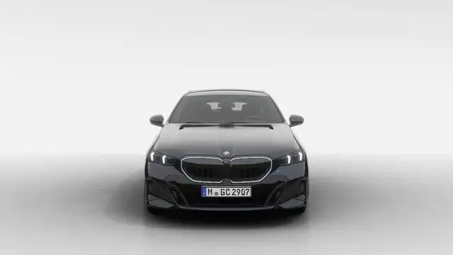 BMW 5 Series view 3