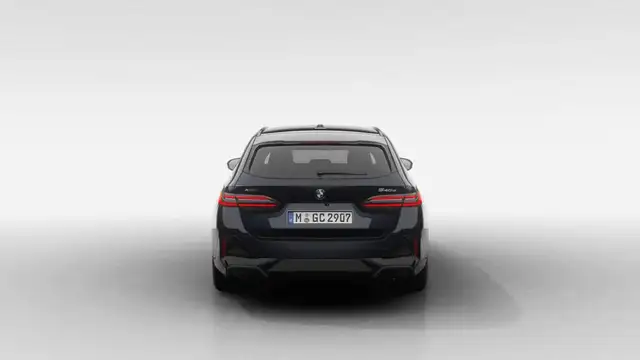 BMW 5 Series view 5