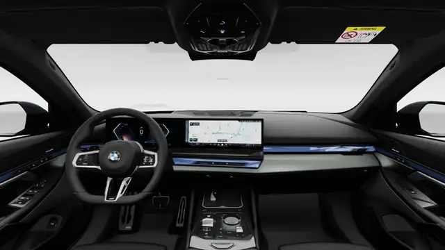 BMW 5 Series view 10