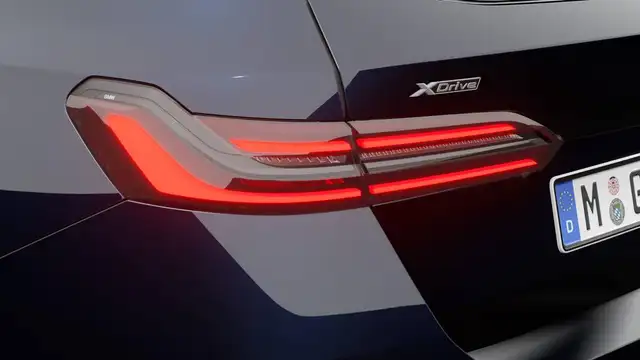 BMW 5 Series view 8