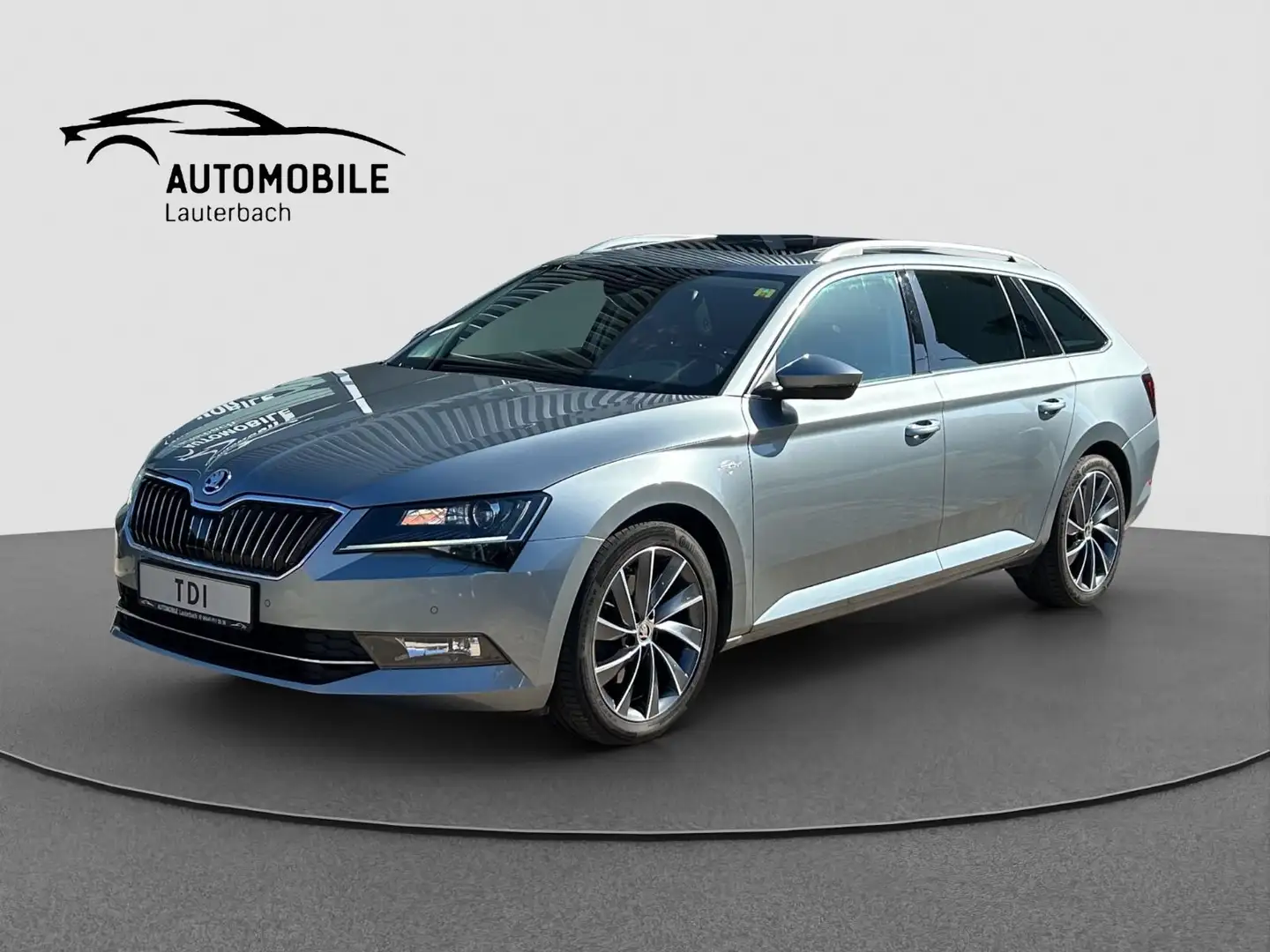 Skoda Superb Combi 2.0 TDI DSG L&K 4x4 ACC/AHK/KAM/PAN Grau - 1