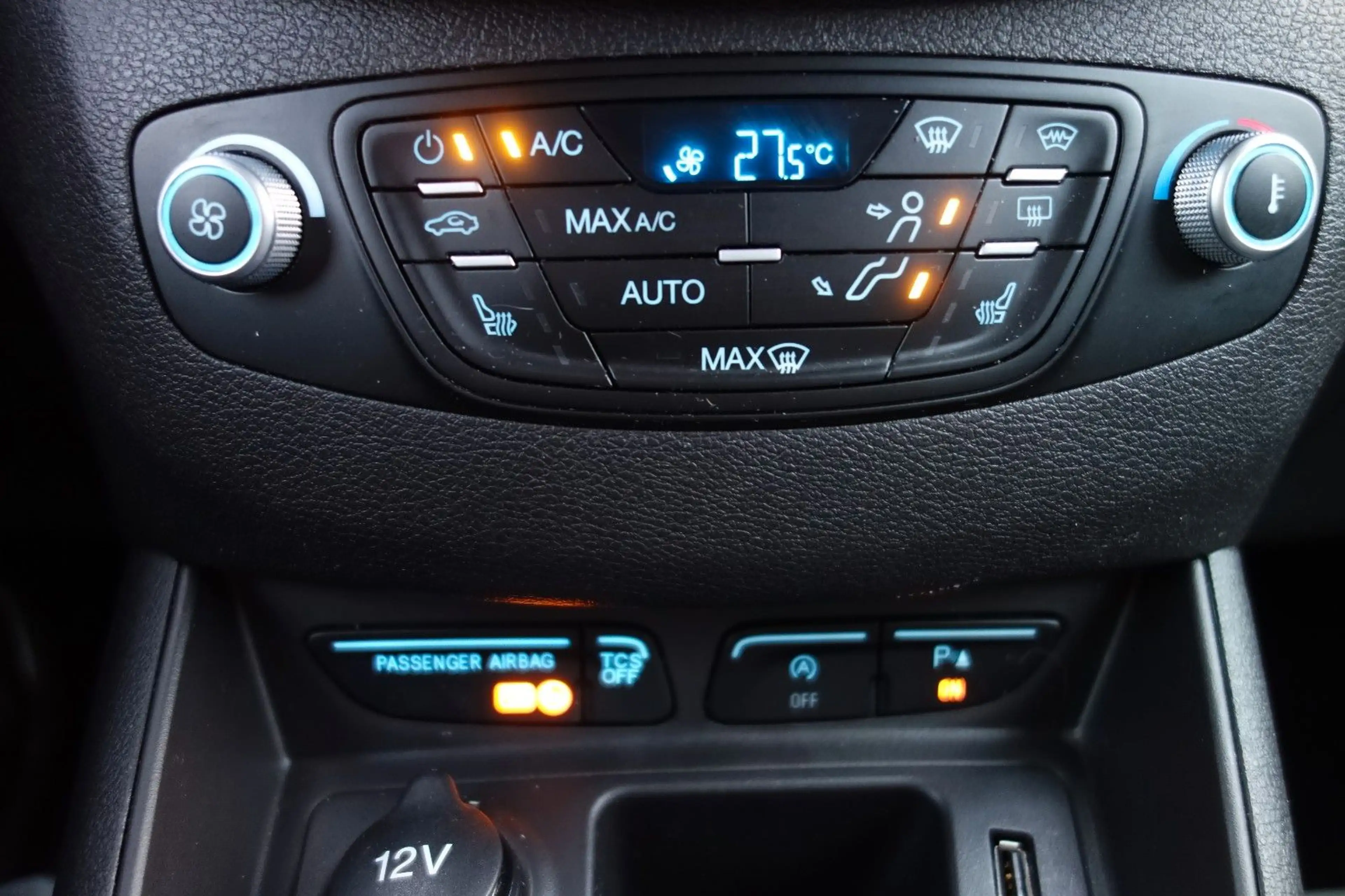 Ford Tourneo Courier Titanium,Navi,Camera,PDC,Apple — photo 12
