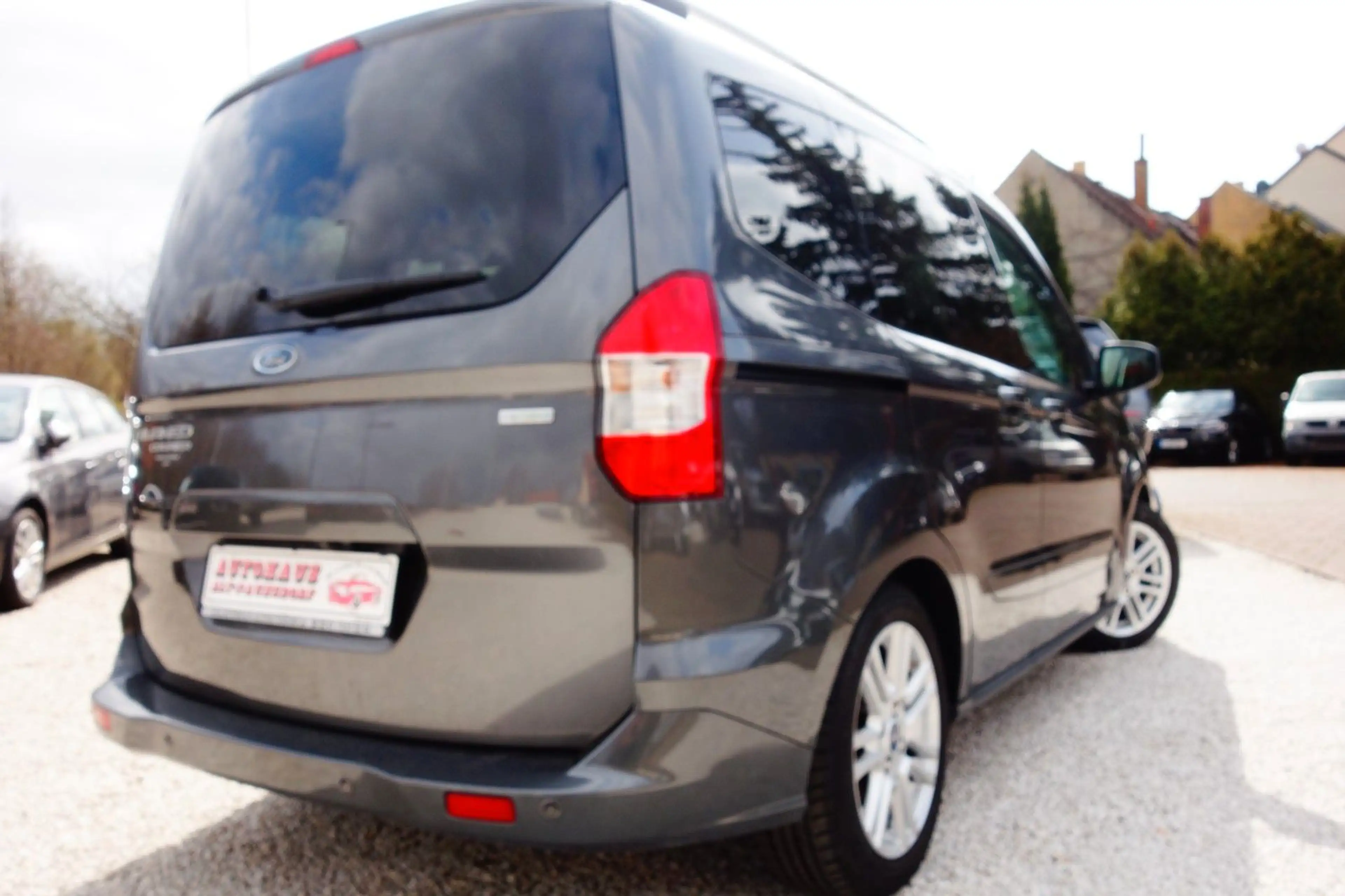 Ford Tourneo Courier Titanium,Navi,Camera,PDC,Apple — photo 3