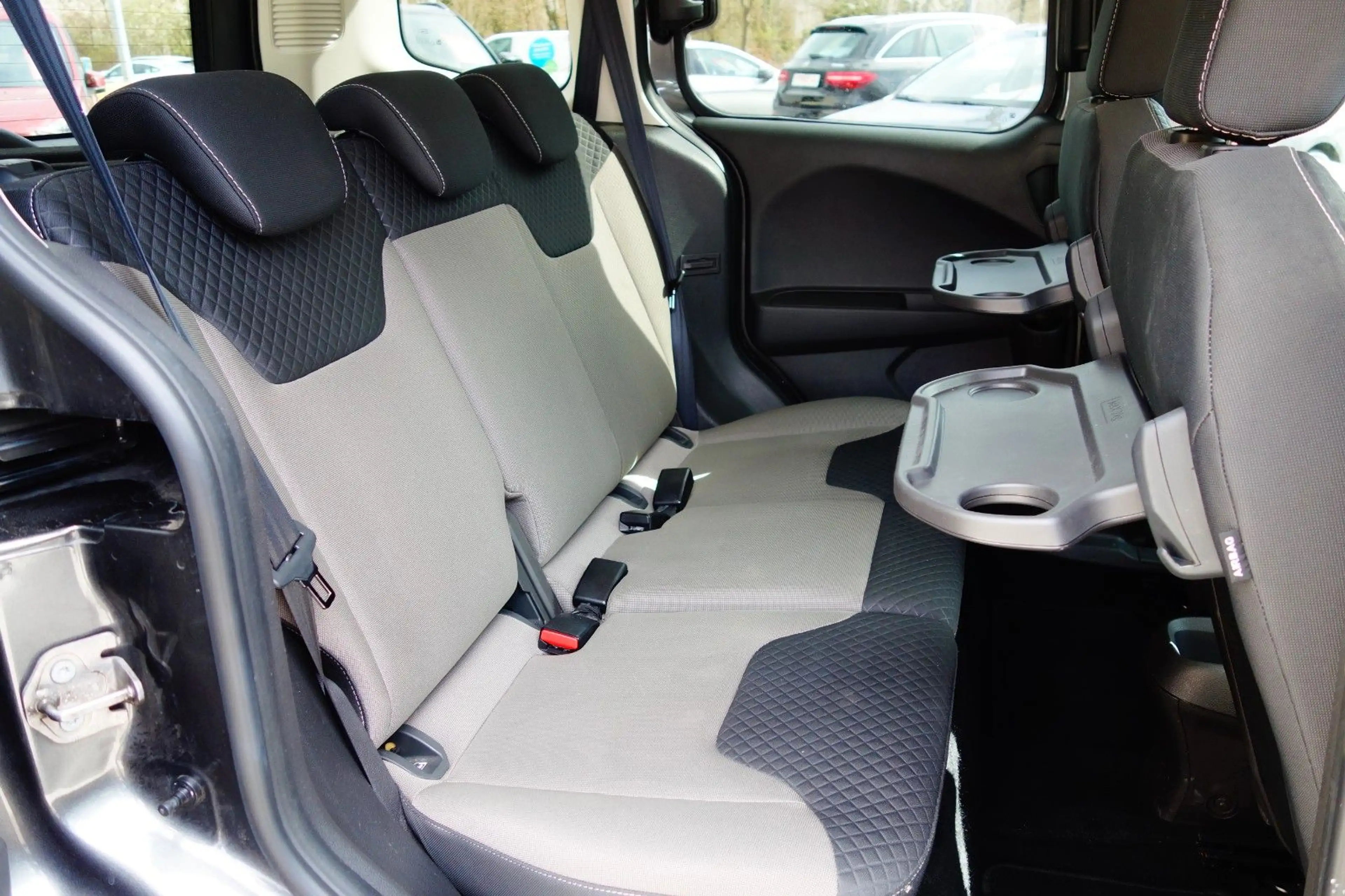 Ford Tourneo Courier Titanium,Navi,Camera,PDC,Apple — photo 15