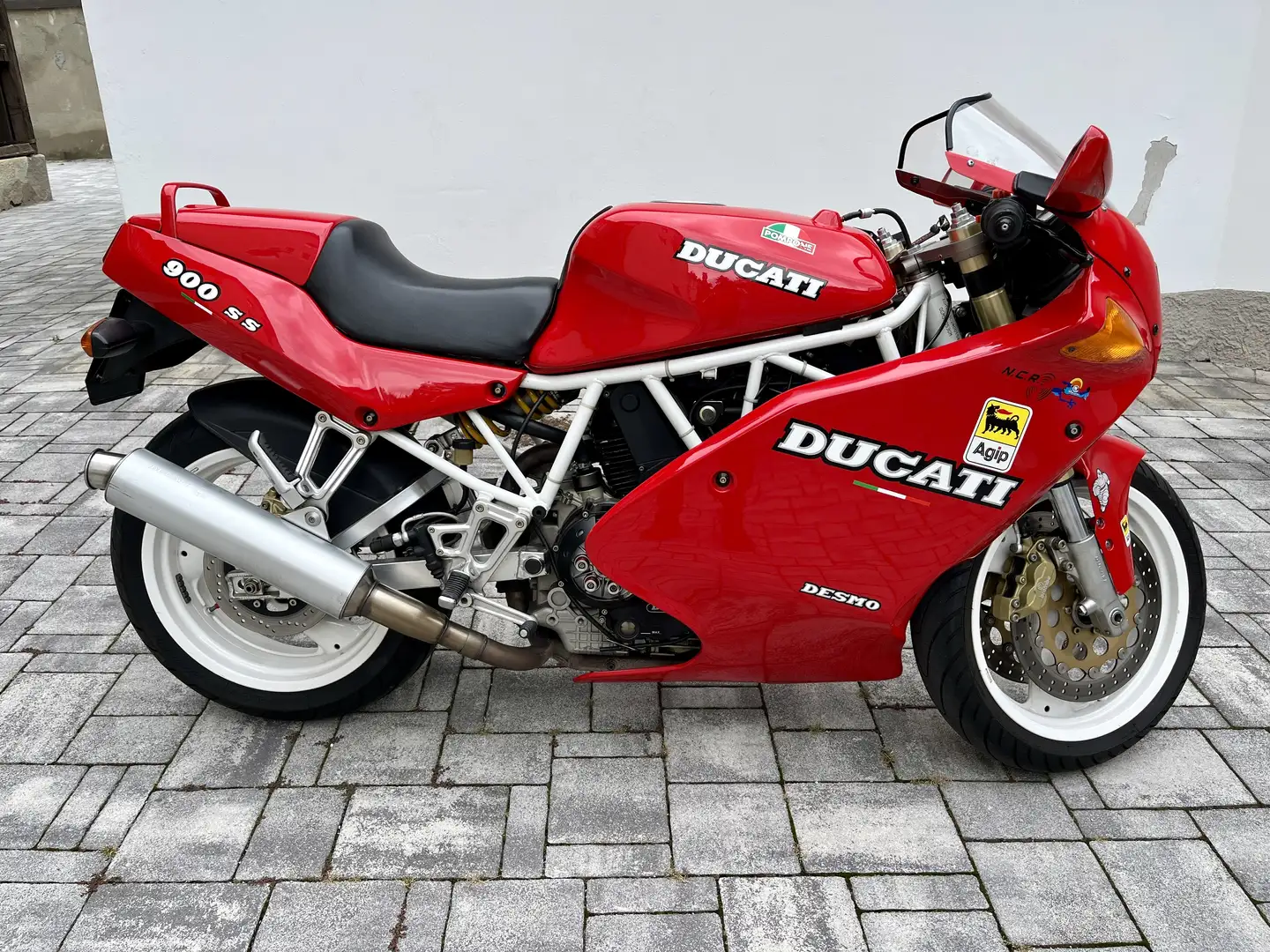 Ducati 900 SS - 1