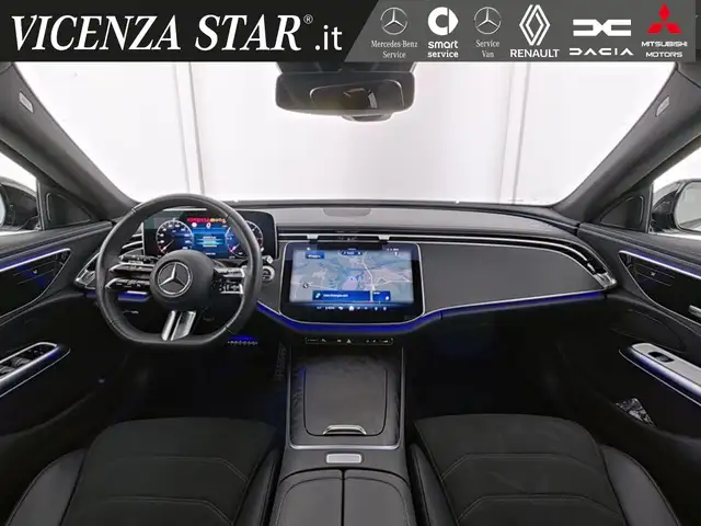 Mercedes-Benz E-Class view 3